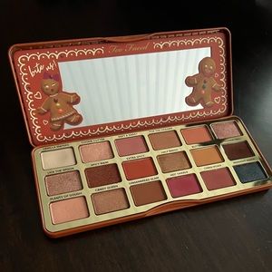 Too Faced Gingerbread Extra Spicy eyeshadow palette